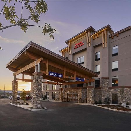 Hampton Inn & Suites Roseburg Exterior photo